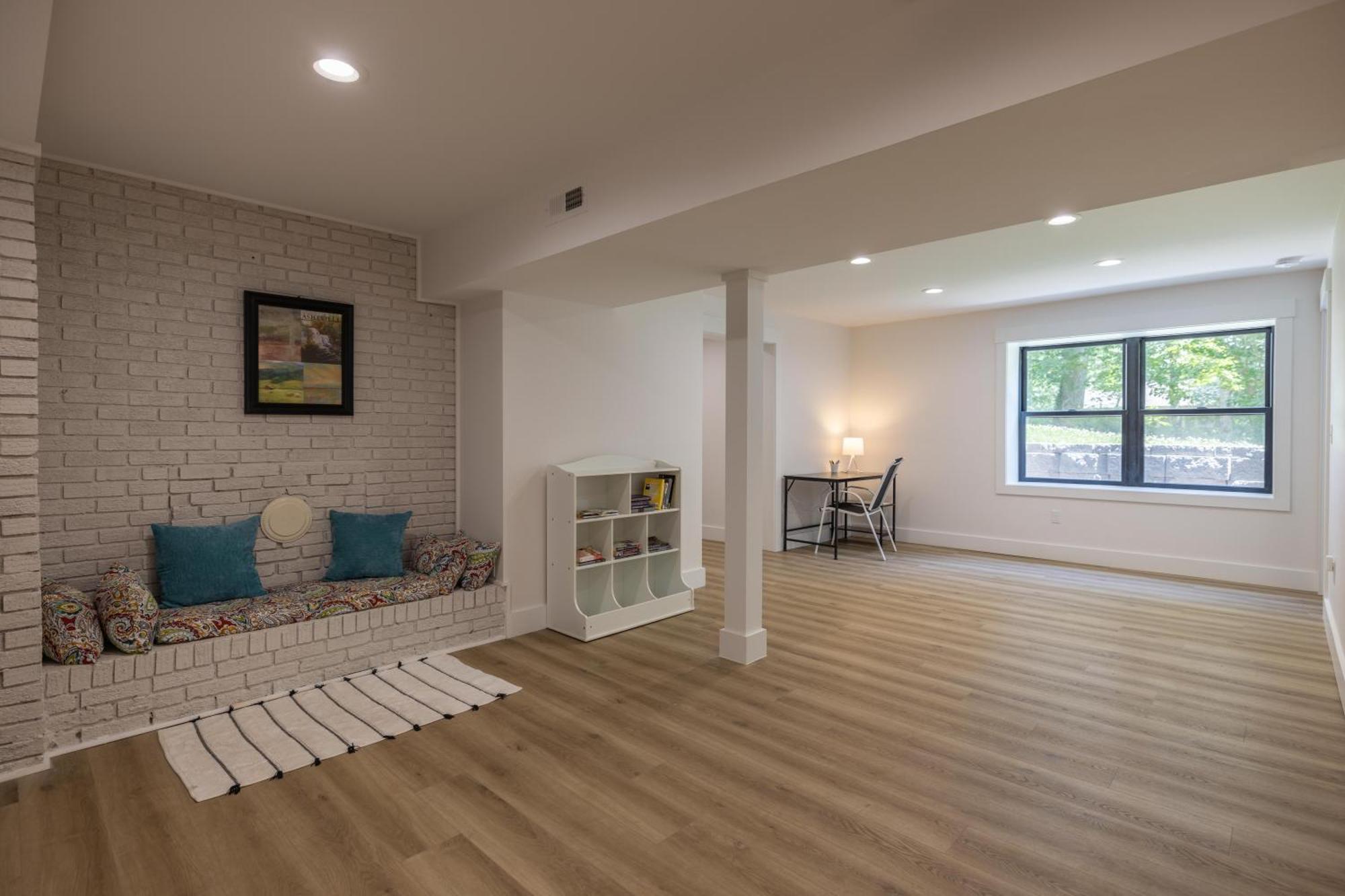 Vila Mid-Century Modern Impeccable Remodel With Hot Tub Asheville Exteriér fotografie