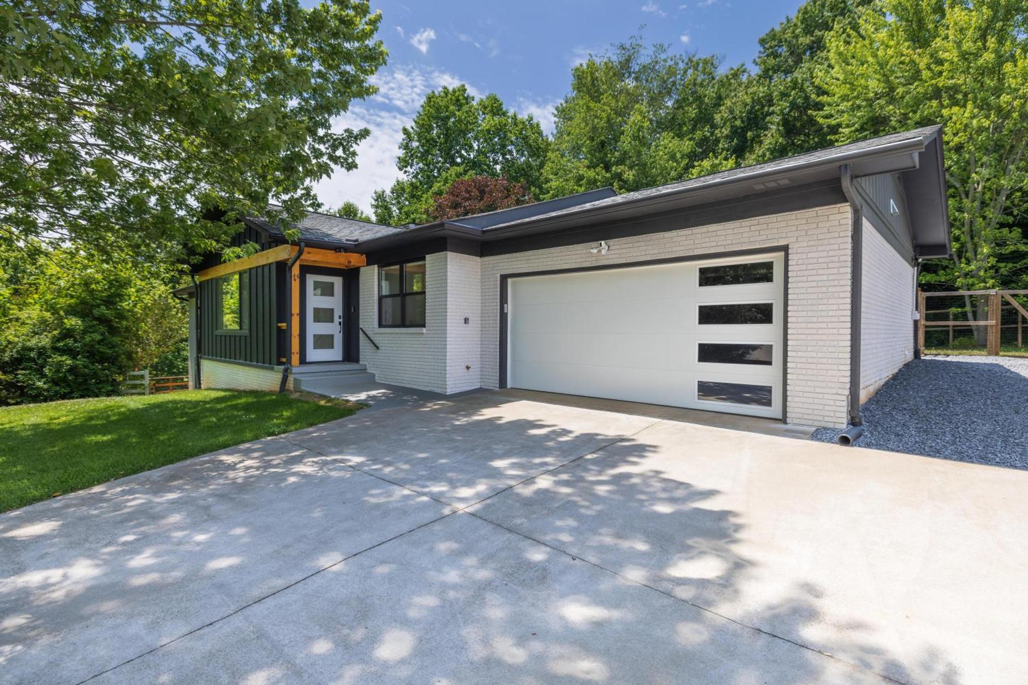 Vila Mid-Century Modern Impeccable Remodel With Hot Tub Asheville Exteriér fotografie